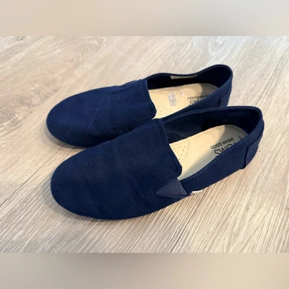 TOMS Men's Slip-On Loafers in Navy Blue - Picture 4 of 7